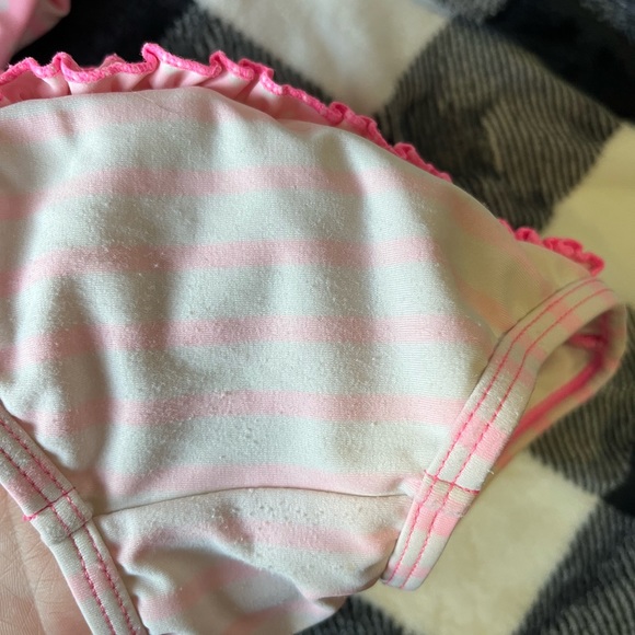 GUC Ruffle Butts rash guard and swim bottoms - Picture 3 of 3